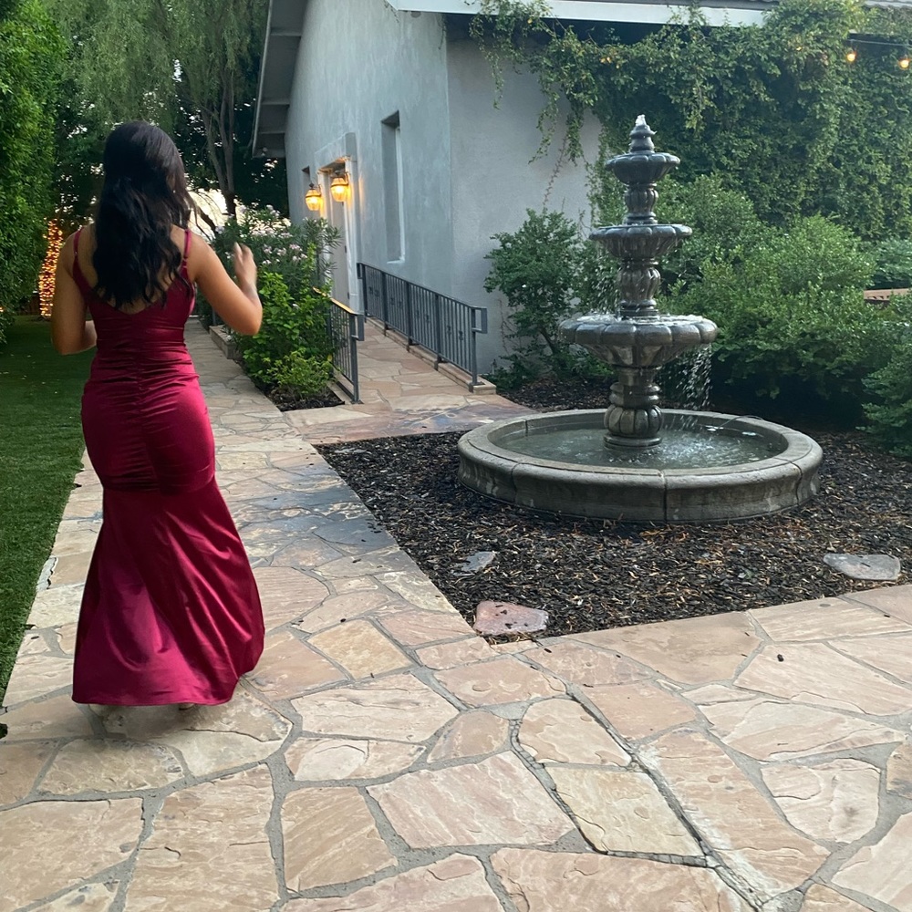 Dress - Picture 2 of 4